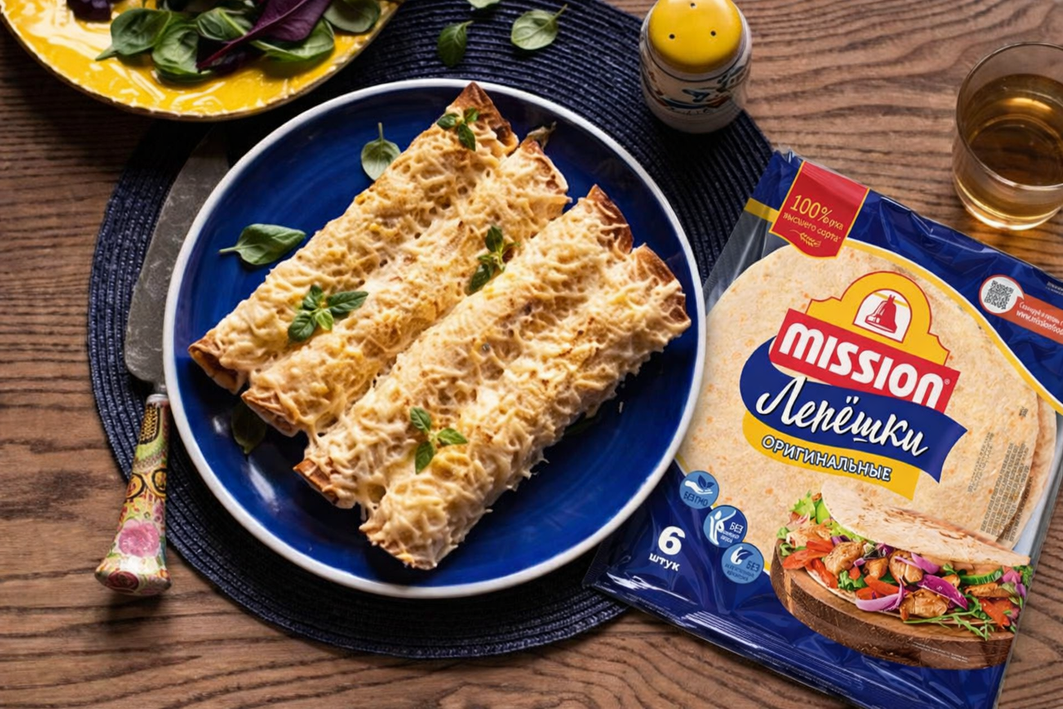 Запеченные роллы с итальянским мясным соусом